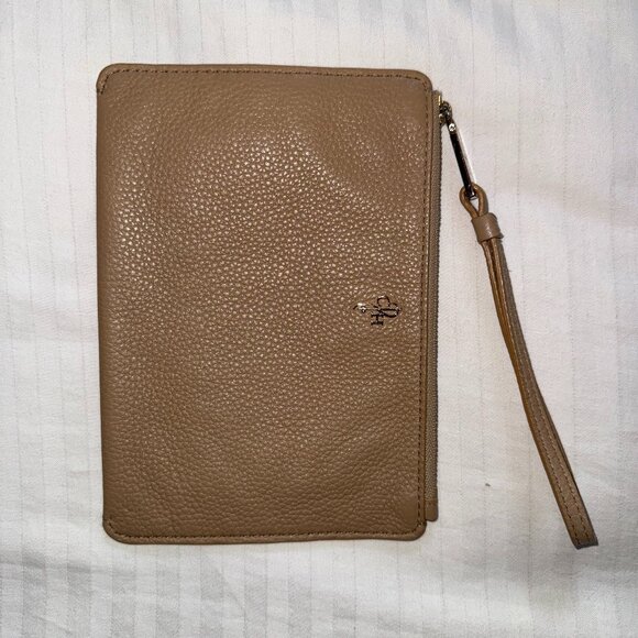 GUC Cole Haan Nude Pebbled Leather Envelope Wristlet with Gold Detail - Picture 1 of 6